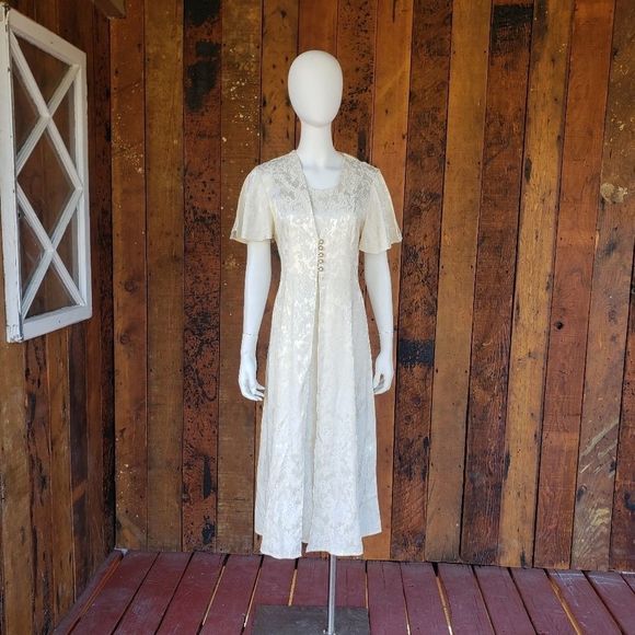 Vintage Dresses & Skirts - Vintage Betsy Lauren OffWhite Emperial Print Dress